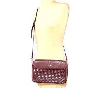 bag AIGNER burgundy leather woven crossbody adjustable strap classic vintage